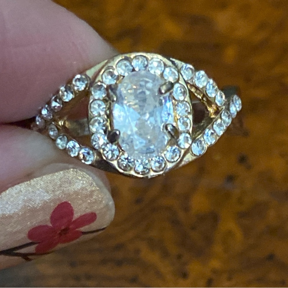 Elegant Gold and CZ Women's Ring. Size 7